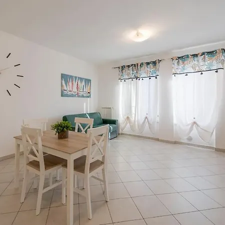 Fronte Mare-piscina- Pista Ciclabile Appartamento *