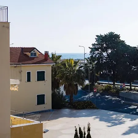 Fronte Mare-piscina- Pista Ciclabile * Imperia