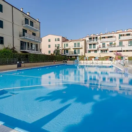 Fronte Mare-piscina- Pista Ciclabile Apartman *