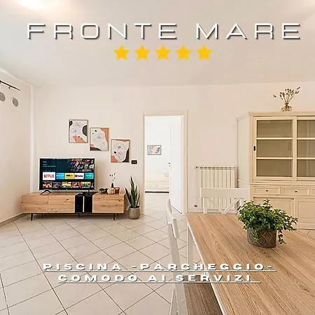 Fronte Mare-piscina- Pista Ciclabile *